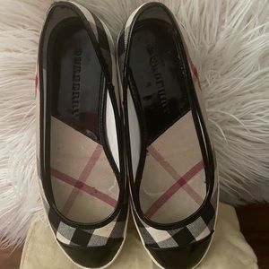 Buberry flats 🥿